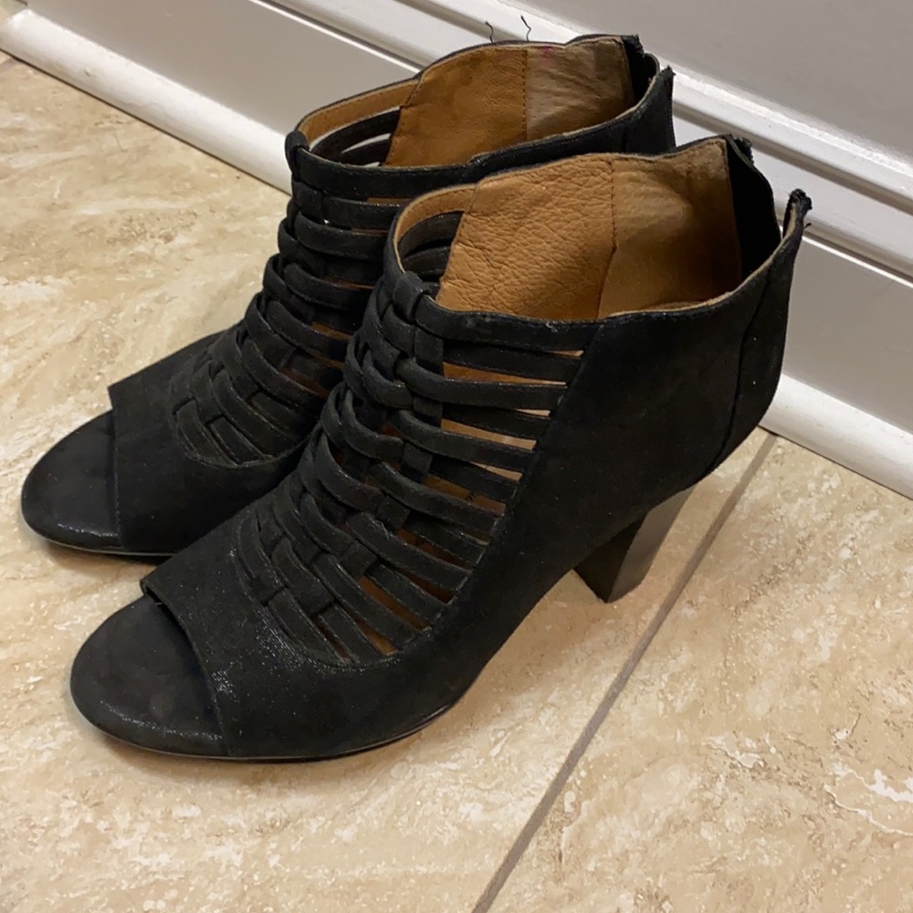 Sofft peep toe heels / booties